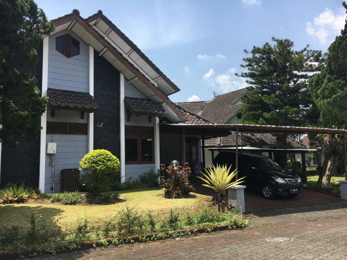 Bougenville 2, Jalan Raya Kota Bunga