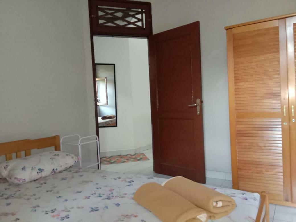 Bougenville 2, Jalan Raya Kota Bunga Villa *